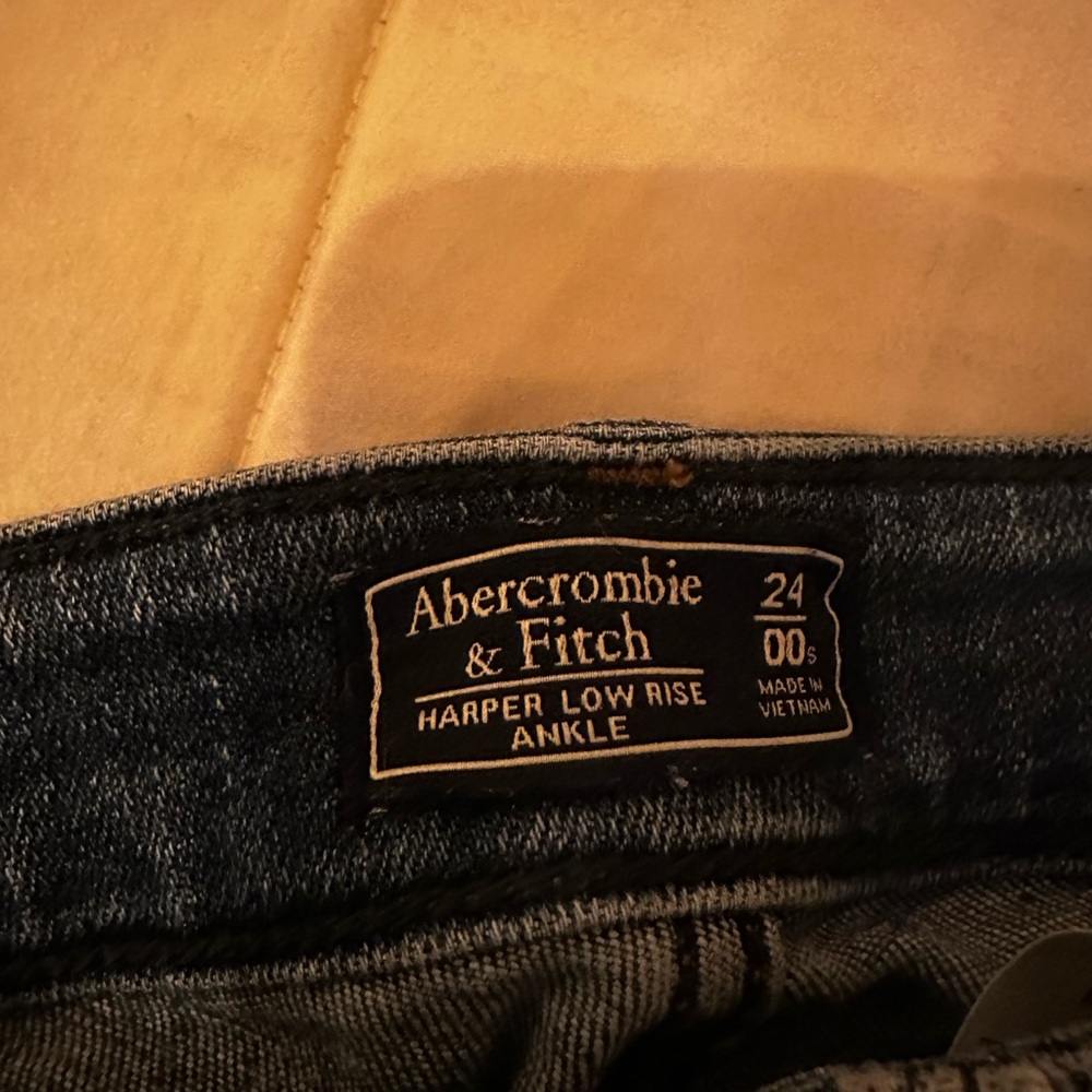 Abercrombie & Fitch Low Rise Ankle Jeans